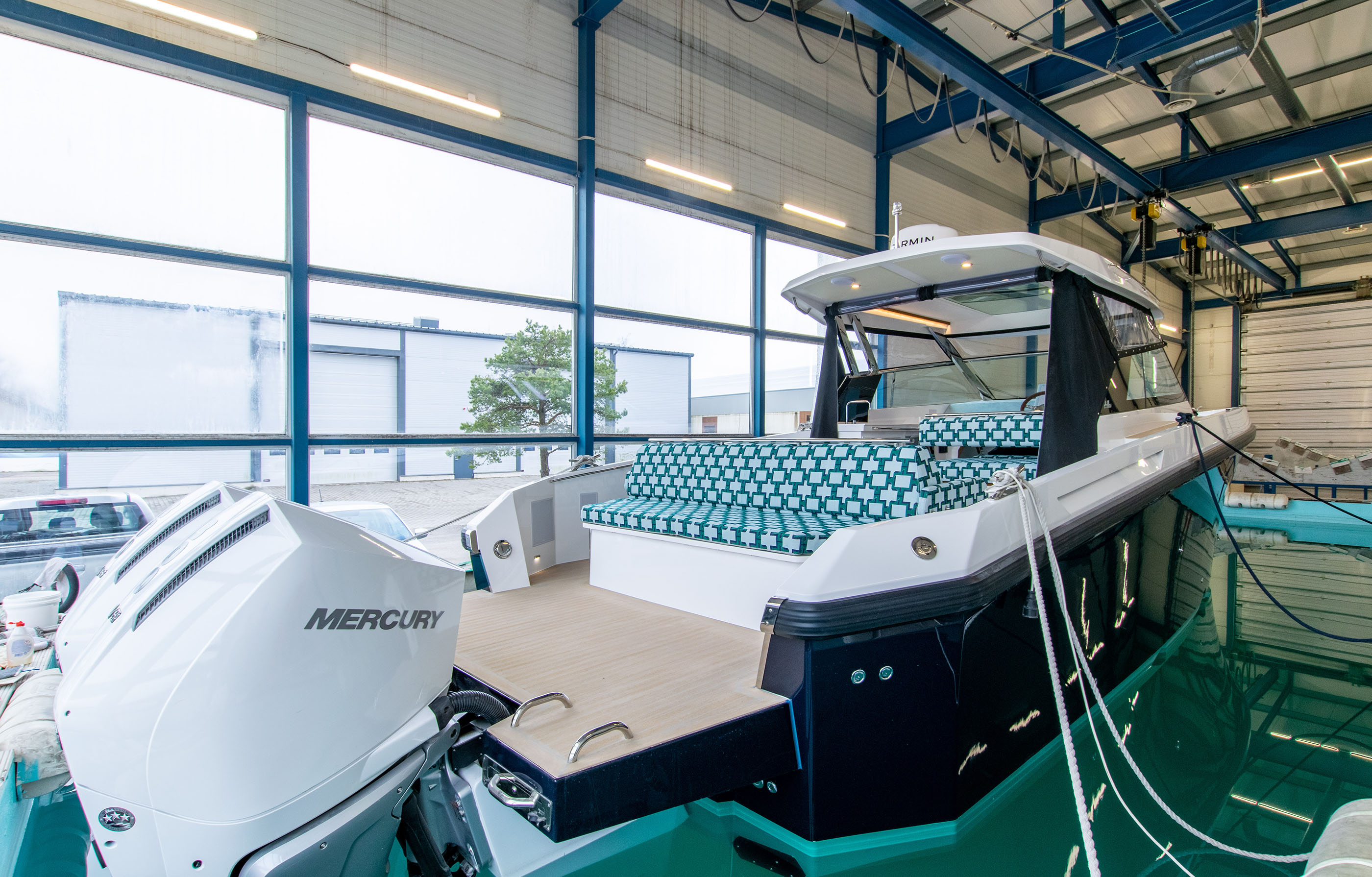 Delta 33 Open T-Top boat image